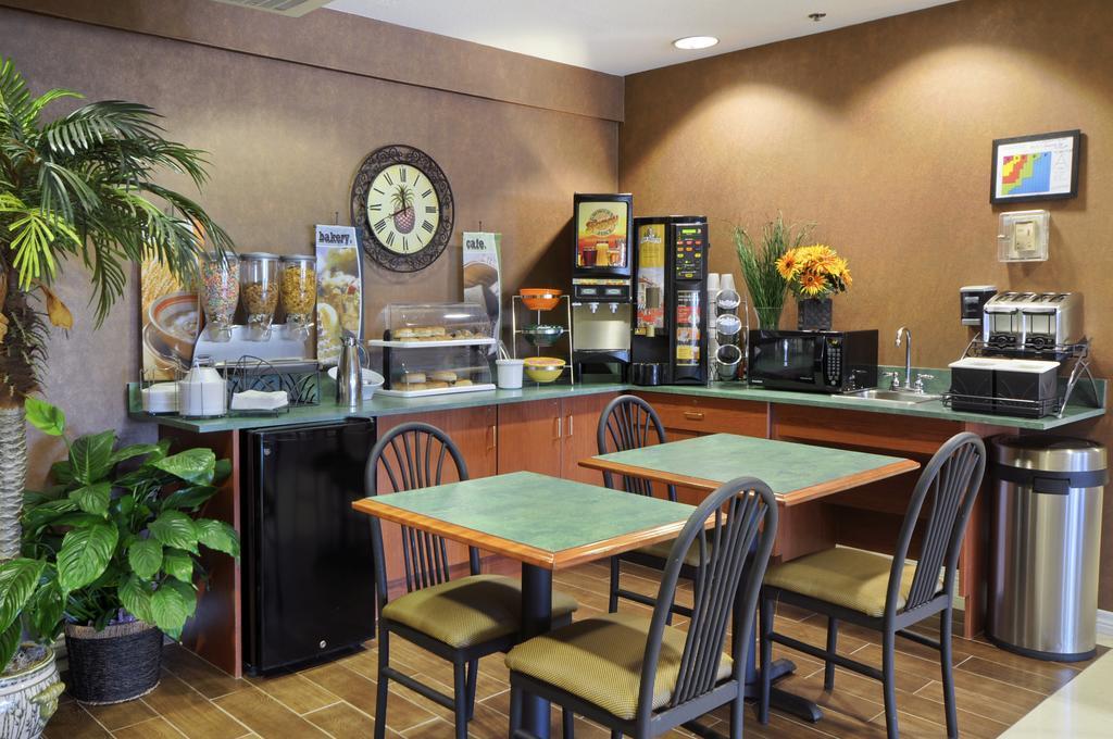 Quality Inn & Suites Longview I-20 エクステリア 写真