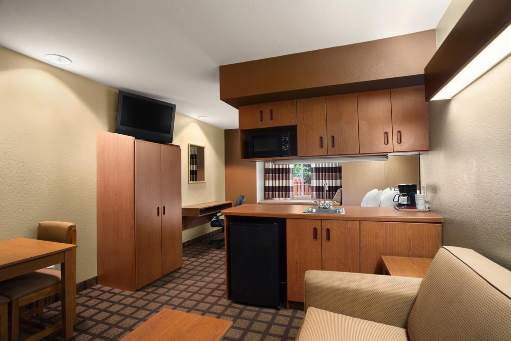 Quality Inn & Suites Longview I-20 エクステリア 写真