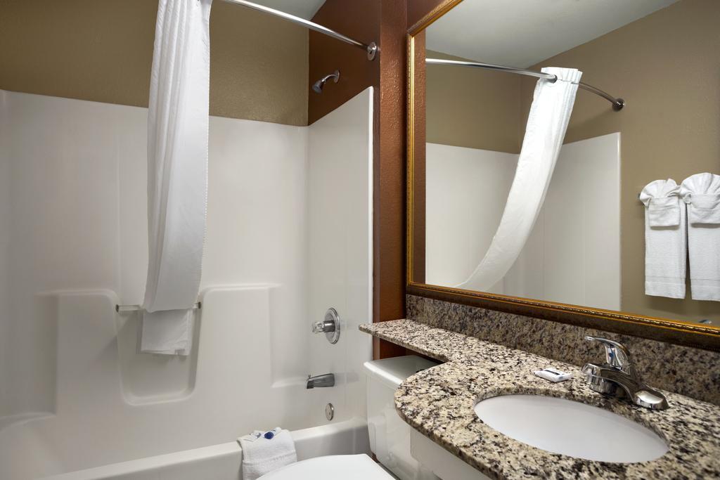 Quality Inn & Suites Longview I-20 エクステリア 写真